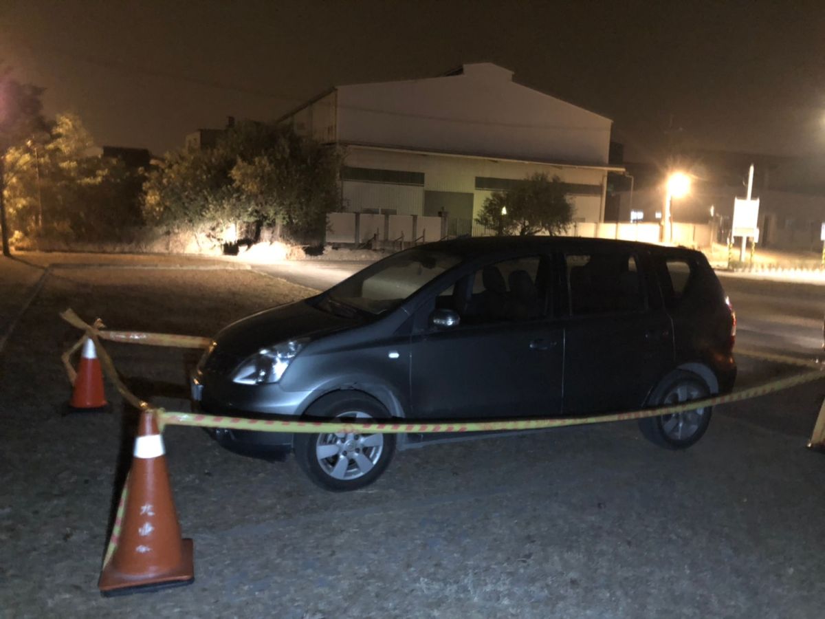 ▲發現吳父的轎車，就在舊鐵橋附近的停車場。吳男疑似在車內勒死病父。(圖／記者郭凱杰翻攝，2019.01.11)
