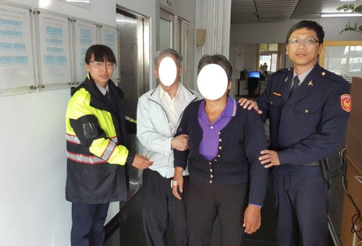 ▲廖先生與太太結縭已逾40載走失了，警員蔡育禎通報巡邏警員陳杰陽尋獲。（圖／斗六警分局提供）