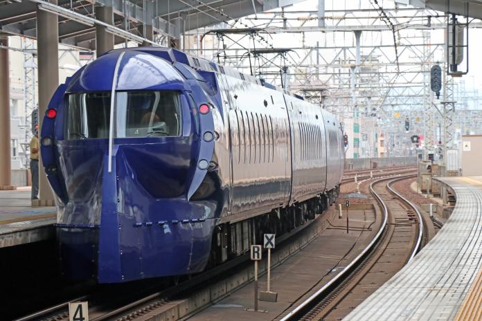 鐵道迷相機準備　日本南海電鐵彩繪列車14日在台曝光
