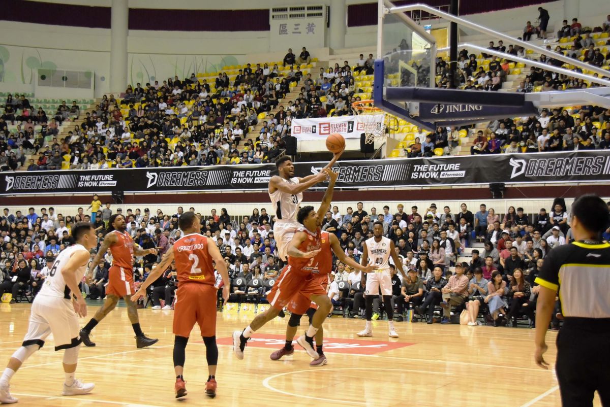 ▲寶島夢想家籃球隊在縣立體育館舉行ABL東南亞職業籃球聯賽，由寶島夢想家對抗菲律賓火焰籃球隊，球賽激烈刺激。（圖／記者陳雅芳攝，2019.01.13）