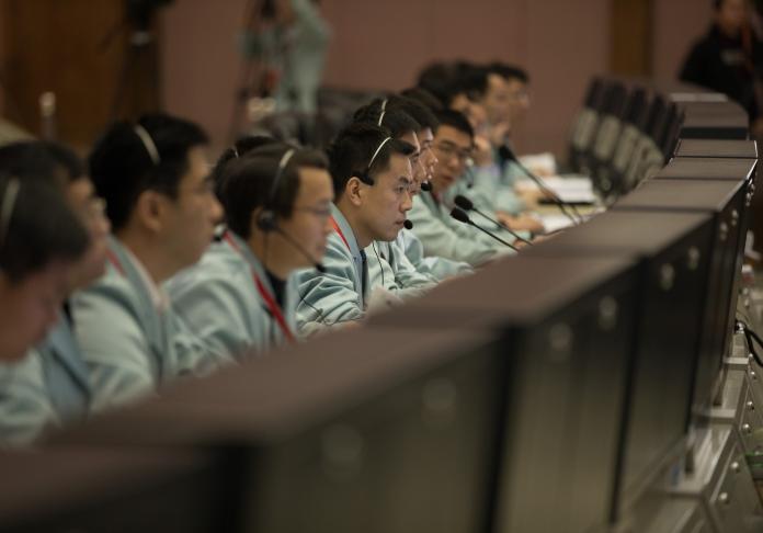 ▲圖為北京航天飛行控制中心，緊盯「嫦娥四號」探測器的的登月任務。 （圖 / 翻攝自新華社）