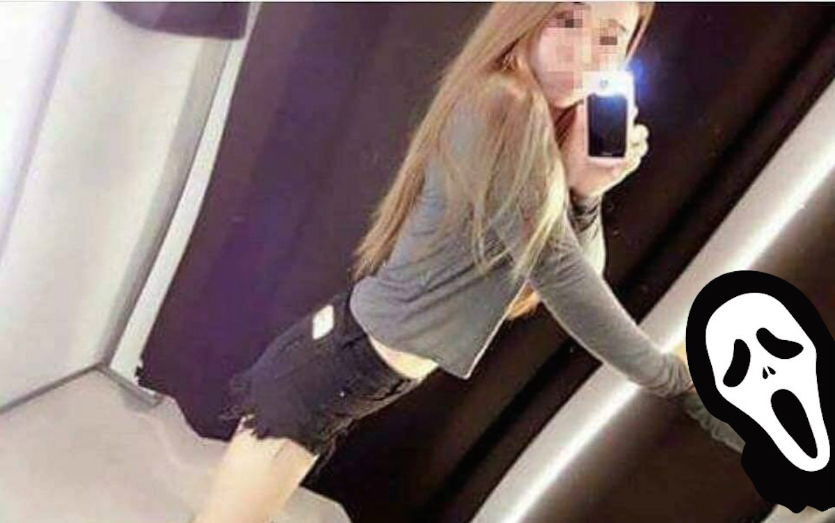 ▲一名看似身材惹火的女子在試衣間自拍，鏡中反射的「真面目」卻讓女子火速被打回原形，網友不禁直呼「原來是哈哈鏡！」（圖／翻攝自爆笑公社）