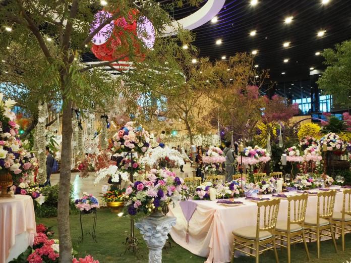 台中花博「花舞館」展出婚禮及春節佈景花卉
