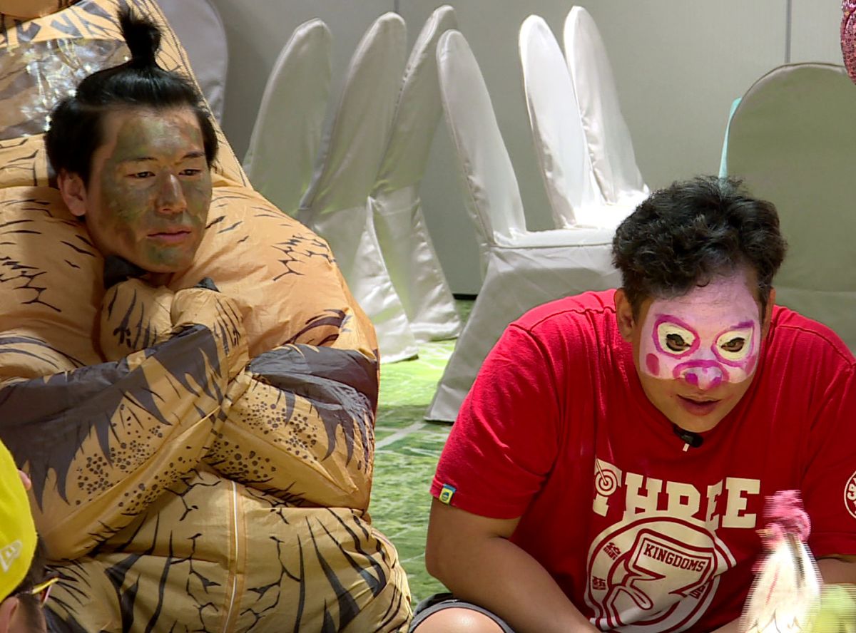 ▲風田（左）扮恐龍，頗受觀眾喜愛。（圖／台視提供）