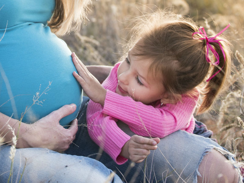過度肥胖容易導致經期不順，進而影響受孕，陳小姐進行腹腔鏡胃縮小手術後，順利懷上第二胎。此圖非當事人。（圖／截取自pixabay）
