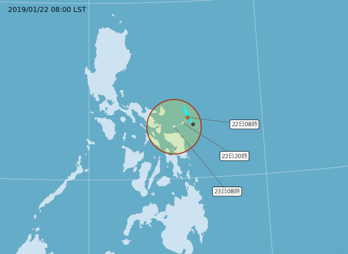 ▲菲律賓附近有一熱帶性低氣壓，氣象局預測增強為颱風機率低。（圖／中央氣象局）
