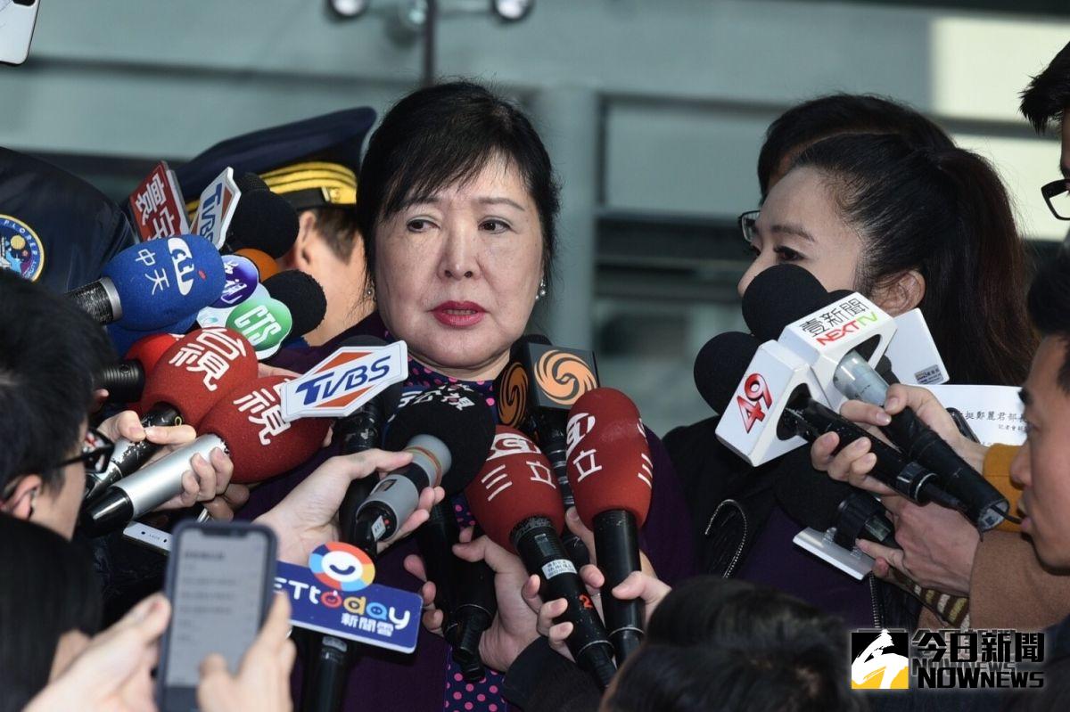 ▲鄭惠中到文化部道歉。（圖／記者林柏年攝）