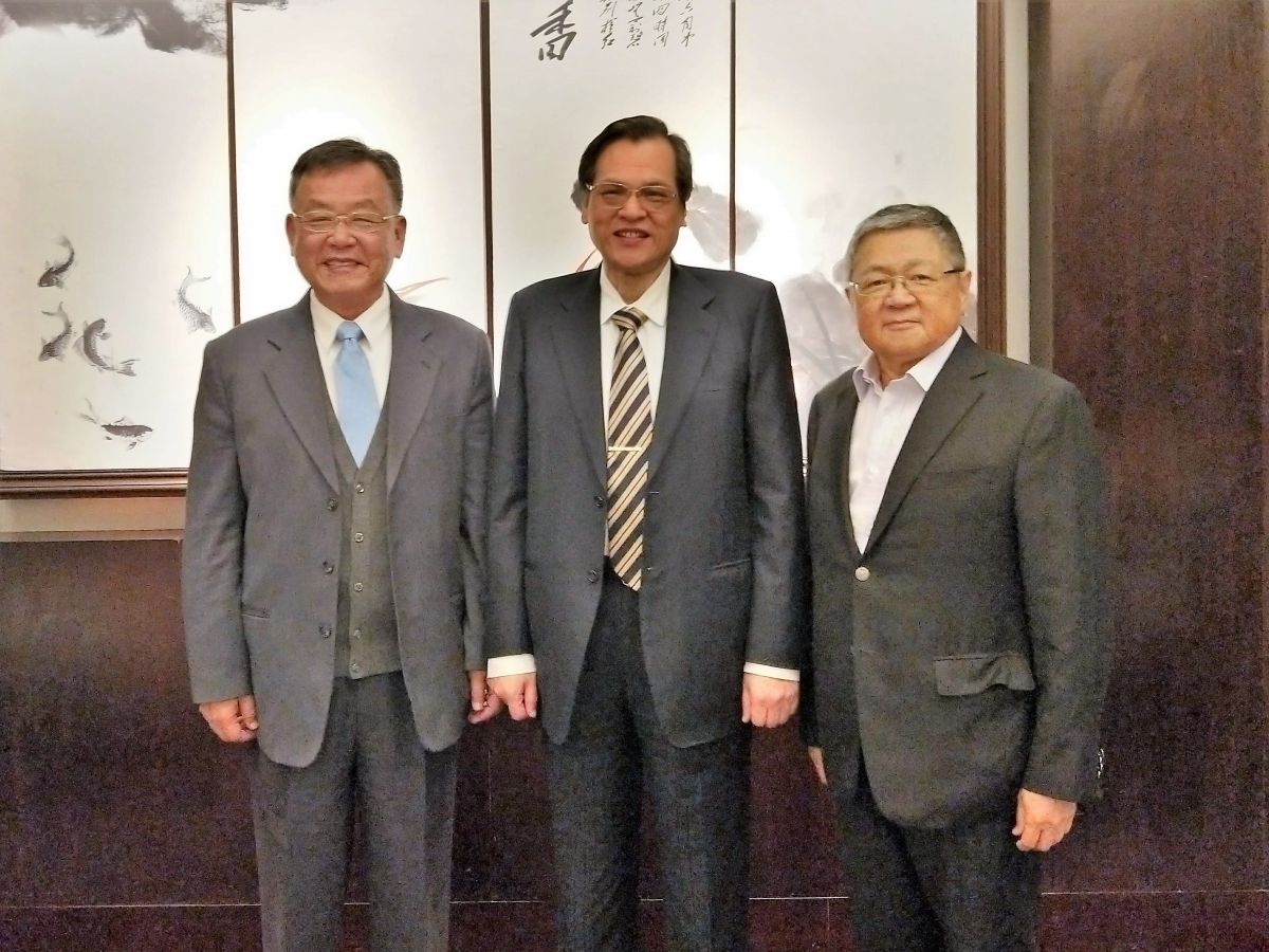 ▲賴峰偉、林炳坤拜會陸委會主委陳明通，陸委會允諾會協助澎湖推動觀光、發展經濟 (圖／澎湖縣政府提供)