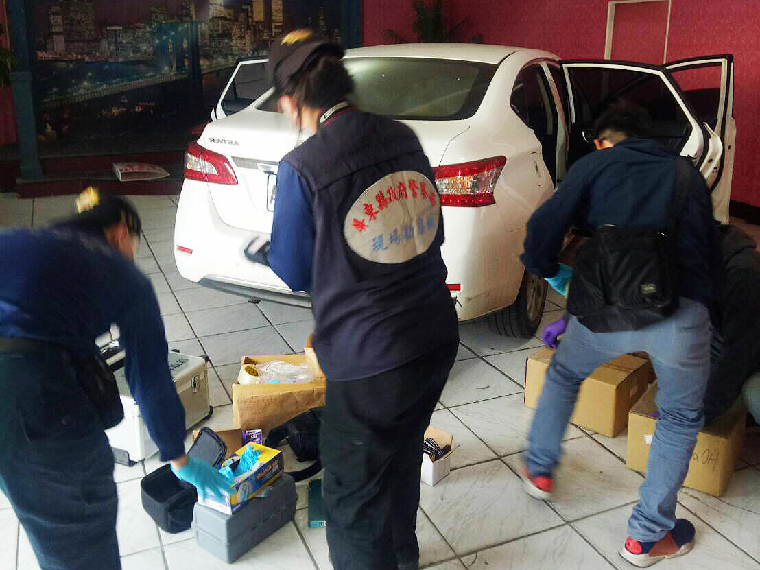 ▲屏縣警局刑警大隊偵破一起製毒案，嫌犯挑選廢棄未營業之卡拉OK店做掩護製毒。（圖／記者郭俊暉翻攝）