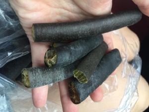 ▲外觀捲捲吃起來脆脆的神秘食材，原來就叫做「海茸」。（圖／翻攝自臉書社團爆廢公社）