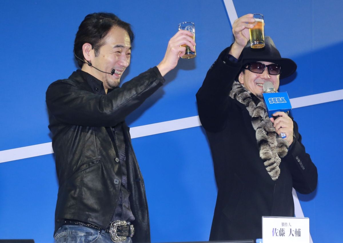 《人中之龍4 繼承傳說者》的製作人佐藤大輔以及主角「桐生一馬」的配音員黑田崇矢來電玩展和粉絲乾杯。（圖／葉政勳攝）