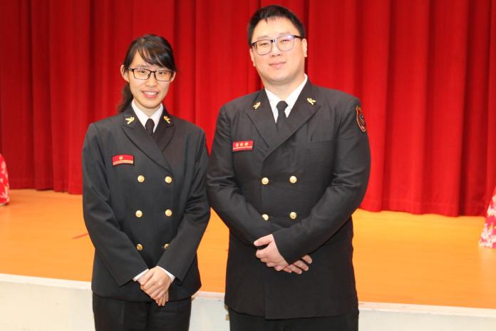 ▲橫山分隊長林立忻（左）是目前新竹縣消防局唯一的女性外勤主管。（圖／新竹縣消防局提供）