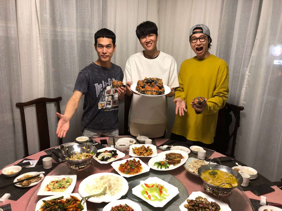 ▲宇宙人小玉感念一整年的收穫，想到過世的阿嬤，因此寫下歌曲〈一桌菜〉。（圖／相知音樂提供）
