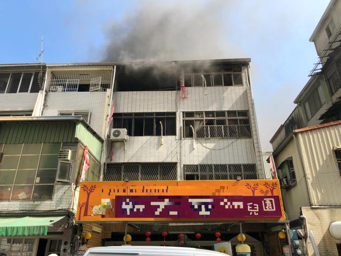 影／台南中西區幼兒園失火　師生緊急撤離無人傷亡

