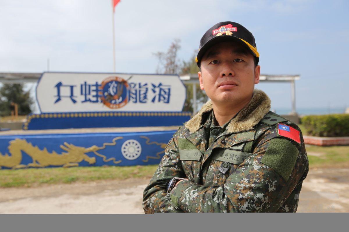 ▲ 陸軍航特部兩棲營的營長張中校表示，未來他期許小蛙兵們一同傳承光榮歷史，時時刻刻團結一致。（軍聞社記者林澤廷攝）