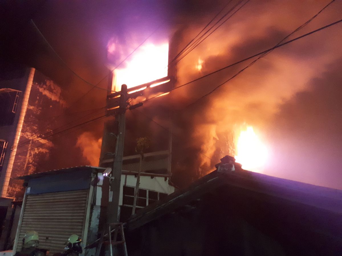 ▲火勢延燒迅速，相當猛烈。（圖／記者陳聖璋翻攝）