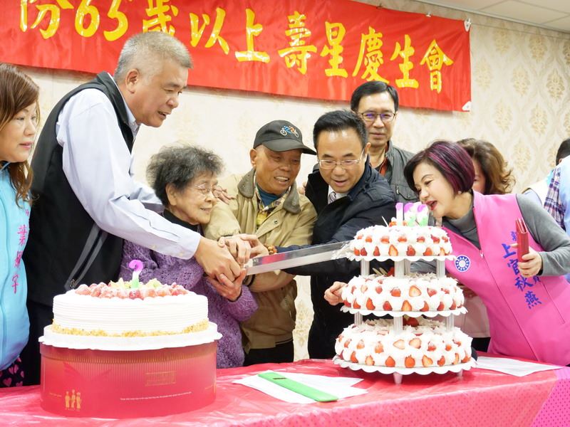 ▲竹東鎮辦理2月份65歲以上長者慶生會，場面熱鬧溫馨。（圖／新竹縣政府提供，2019.02.01）