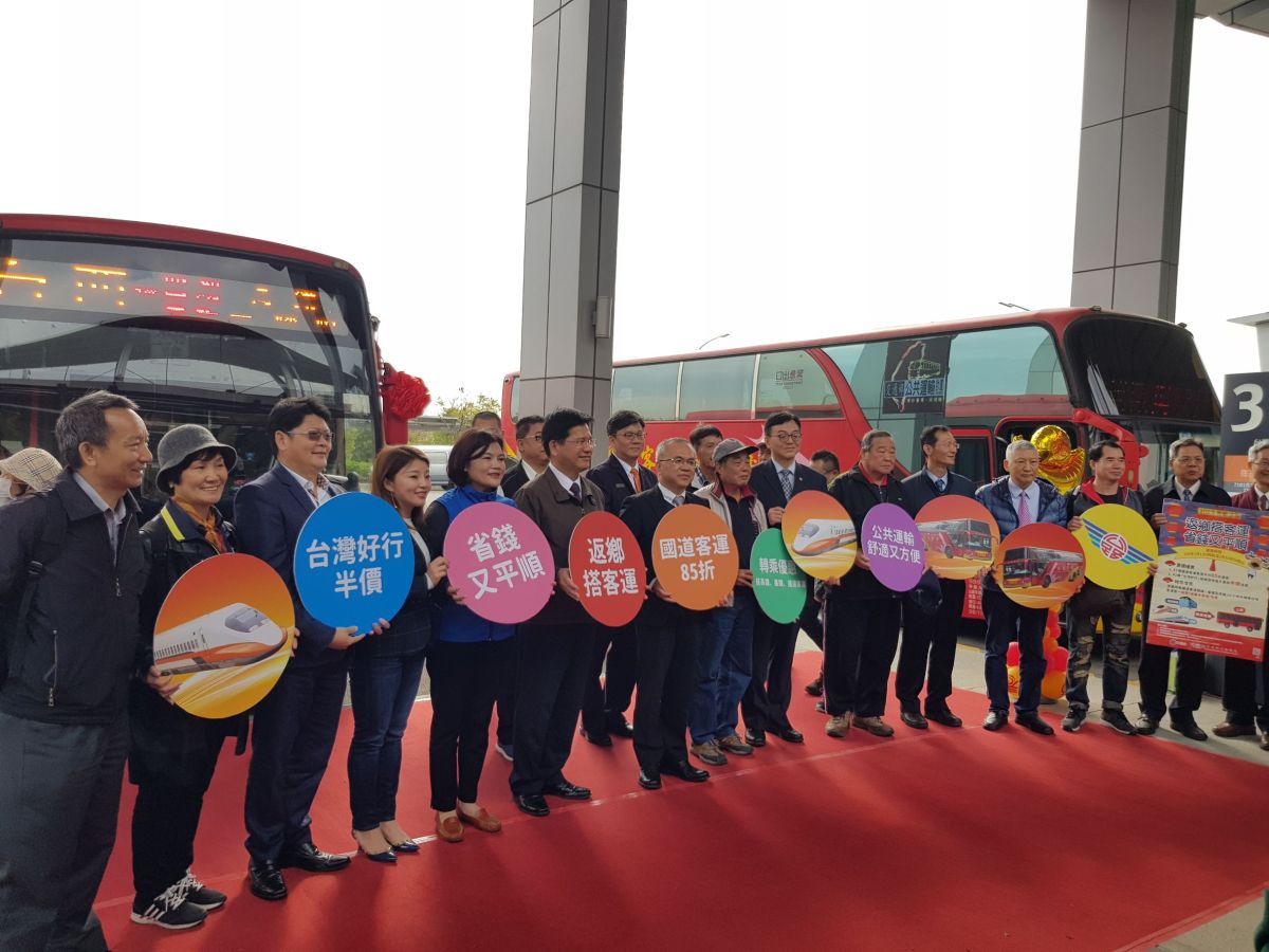 ▲高鐵雲林站聯通海線的快捷客運服務首航通車，交通部長林佳龍、雲林縣長張麗善等政要到場。（圖／記者簡勇鵬攝，2019.02.01）