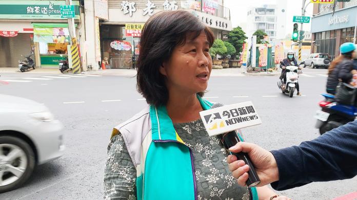 ▲鳳山區文德里里長謝智華指青年路二段施工品質真的很不錯，只要經過這條馬路的里民或路人，都非常稱讚。（圖／記者郭俊暉攝，2019.02.01）