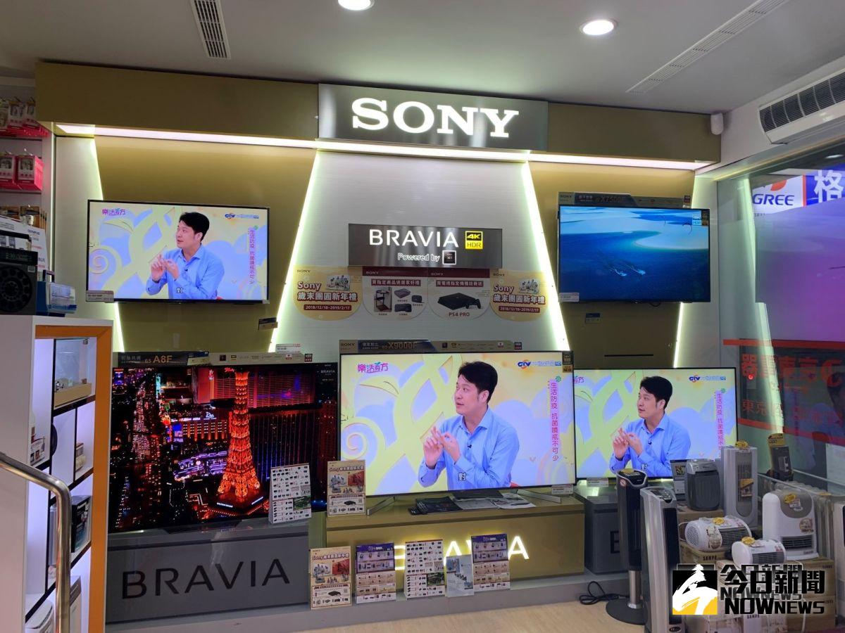 ▲到底選購電視機時，要注意那些事項，就由記者來為大家分享一些不可不知道的電視選購術，以及電視發展的趨勢。（圖/記者劉士成攝）