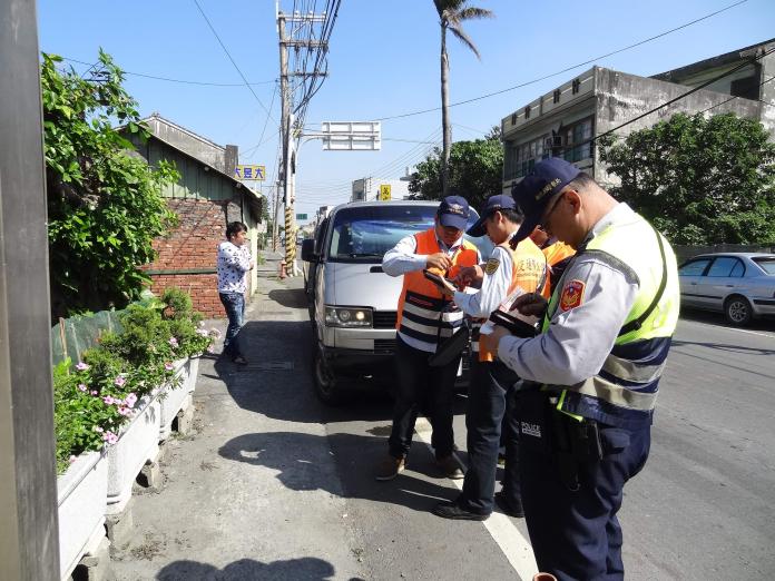 影／勿搭白牌車　監理站與警察局春節連假聯合擴大執法
