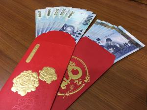 過年誇口「1讚100元」紅包給老婆！他不到1天求饒　最終金額揭曉
