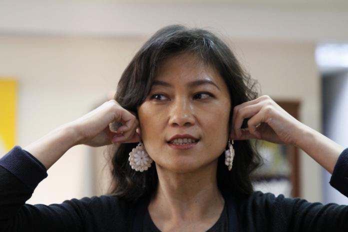 原住民出身的行政院發言人Kolas Yotaka配戴的耳環都有故事，很多都是她國民外交的成果（圖／記者林人芳攝，2019,02,07)