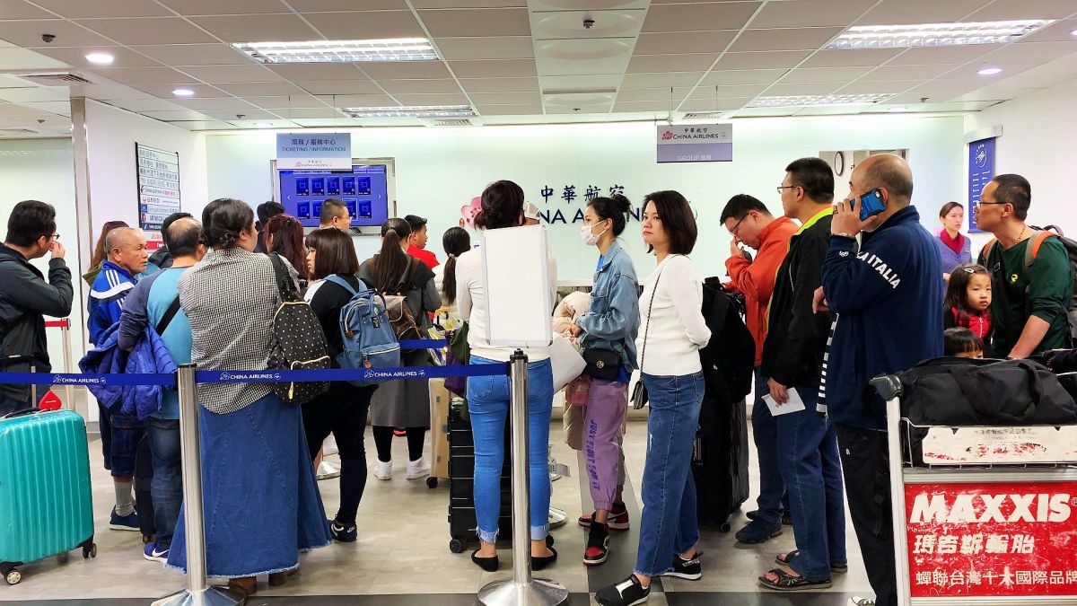 ▲華航罷工，高雄小港機場首當其衝，記者現場直擊。(圖／郭俊暉攝)