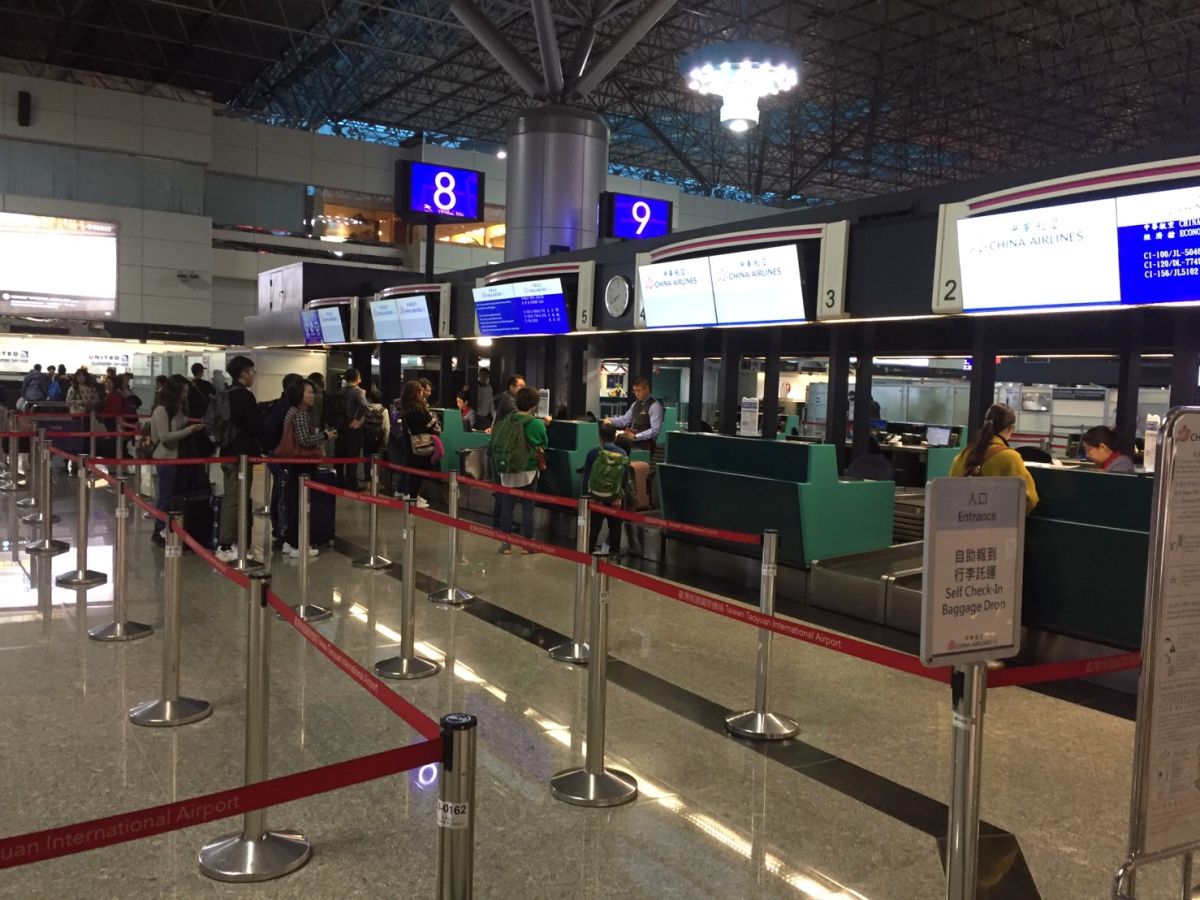▲桃園機場中午前的航班正常，受影響的第一個航班則是14：35桃園飛香港（CI0915）。（圖／記者吳政紘攝，2019.02.08）