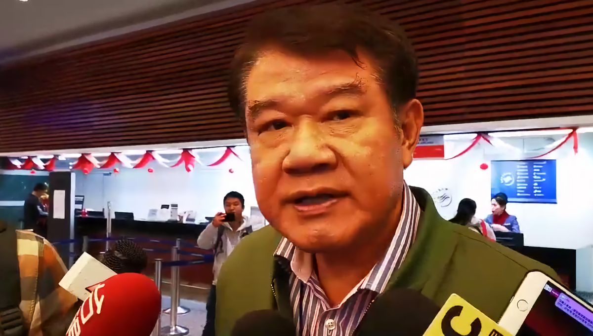 ▲華航企業工會在臉書 PO 文痛批何煖軒：「特地帶著記者們來機場慰勞，消費地勤人員，要我們替別人做嫁衣，這是我們想要的嗎？！」（圖／記者李春台攝）