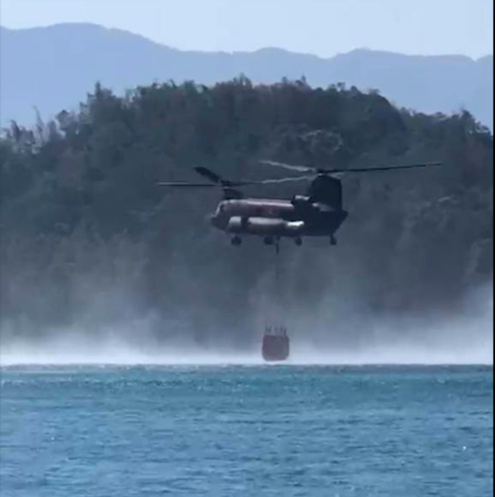 搶救南投森林大火　國軍CH-47直升機灑水130噸
