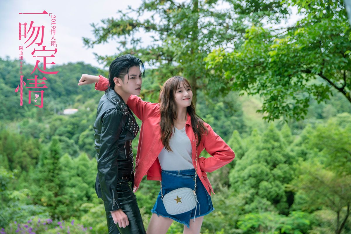 ▲林允（右）和陳柏融拋開包袱、搞笑演出。（圖／車庫提供）