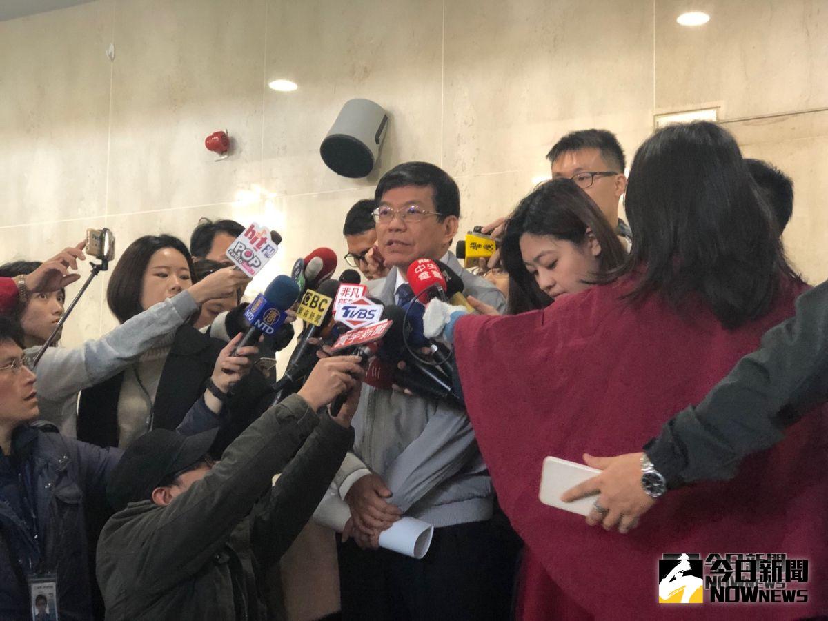 ▲針對華航與機師工會今（ 11 ）日下午 5 時重啟談判，交通部政務次長王國材表示，已提出折衷方案，飛時 7 至 8 小時派遣機師人數由個案處理，盼罷工儘速落幕。（圖／記者陳致宇攝, 2019.02.11）