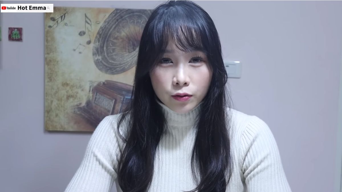 ▲艾瑪再PO影片嗆館長。（圖／YouTube）