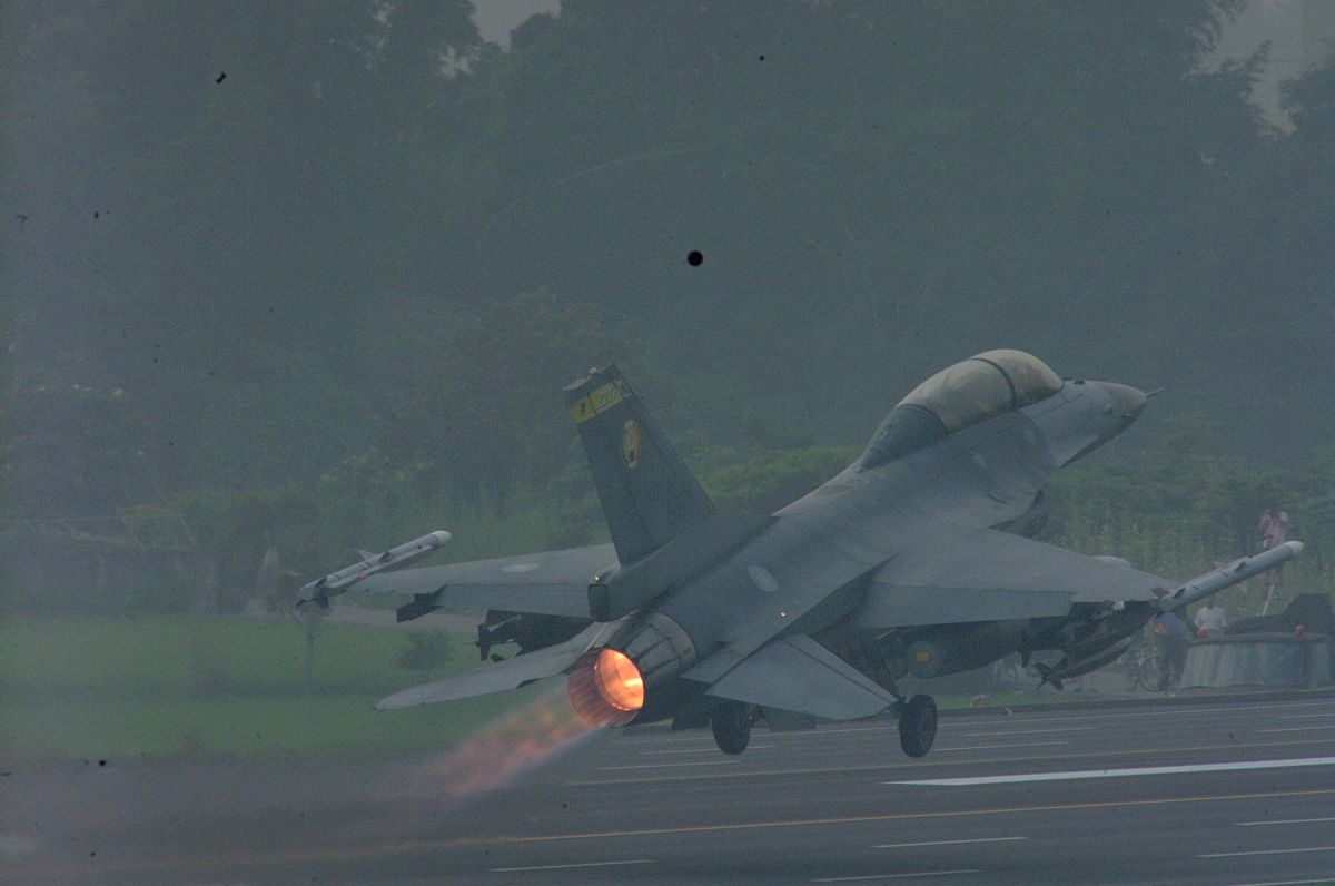 ▲漢光35號演習預計5月展開，三型主力戰機規劃在國道1號花壇戰備跑道進行戰備起降演練。（資料照片軍聞社提供）