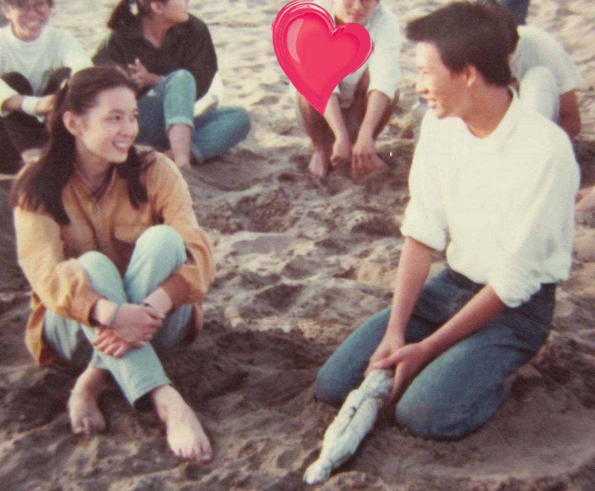 ▲徐展元（右）、谷懷萱大學舊照曝光。（圖／臉書）