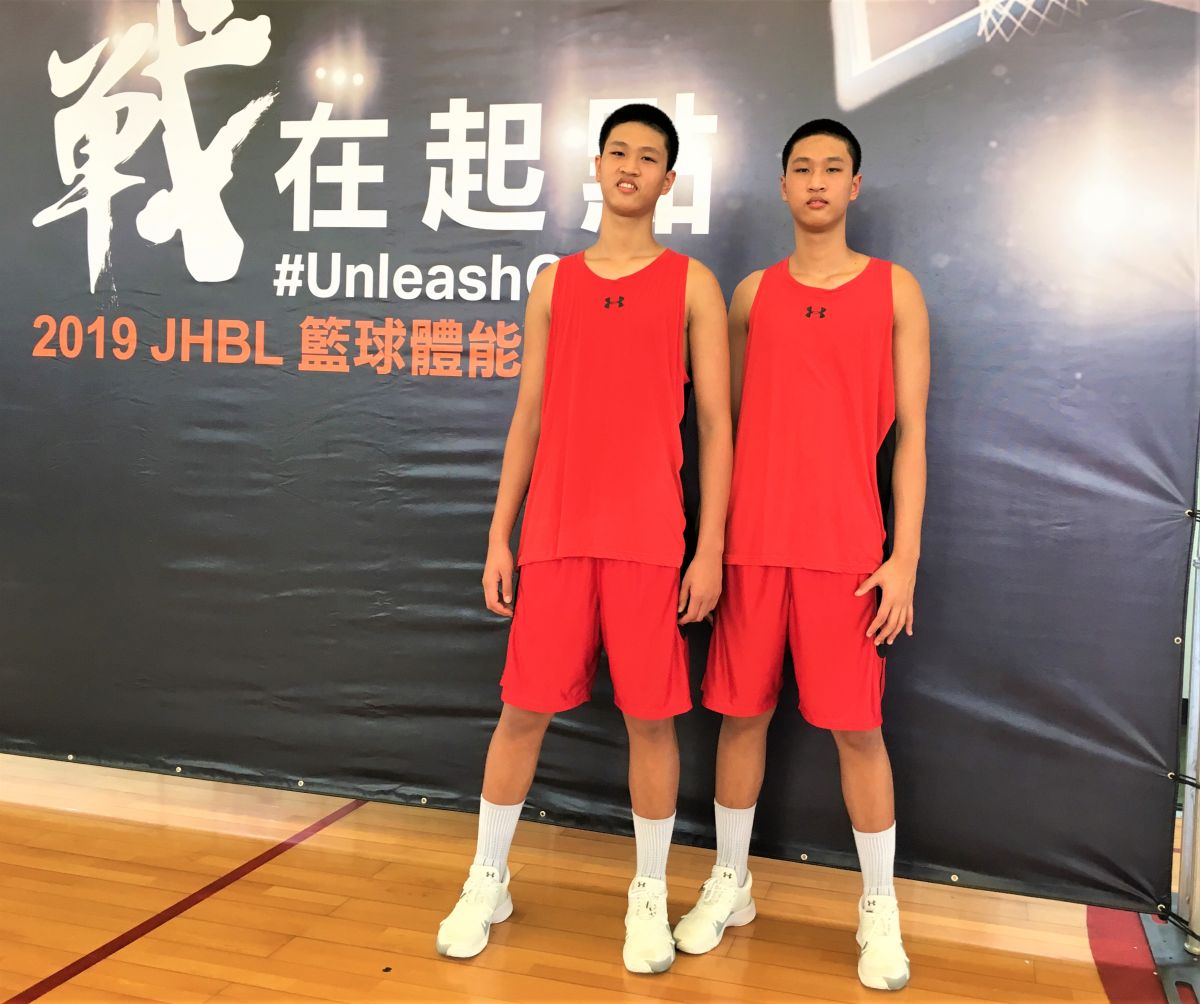 ▲台北永吉國中舉行破200公分長人雙胞胎于泓凱(左)、于泓翔。（圖／鍾東穎攝,2019.02.15）