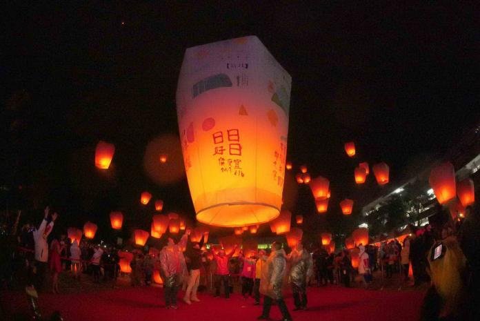 平溪天燈節登場　20呎巨型主燈串聯北台灣精選景點
