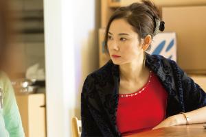 ▲吉田羊飾演的母親，唯一發洩管道就是對兒子各種打罵。（圖／天馬行空提供）