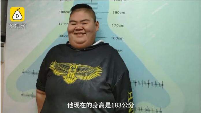 ▲王浩楠半年不僅瘦了142公斤，還長高2公分。 （圖 / 翻攝自梨視頻）