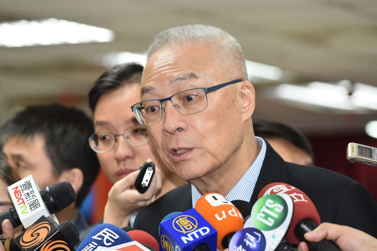 國民黨主席吳敦義日前拋出2020總統初選採全黨員投票方式決定，遭國民黨前立委孫大千批評是「腦袋有問題」，吳敦義18日罕見動怒回應。（圖／記者林柏年攝,2019.02.18）