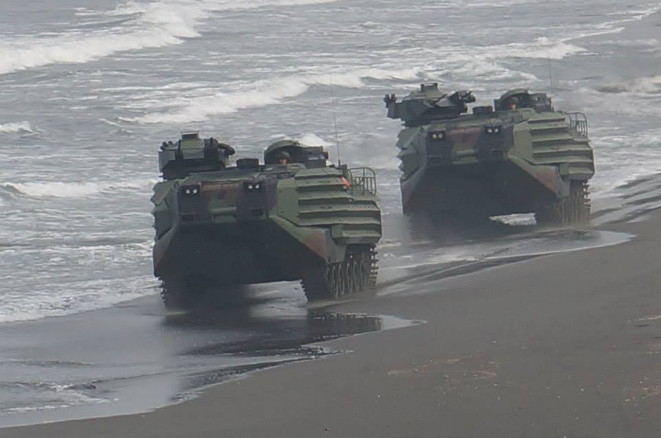 ▲陸戰陸戰隊AAV7兩棲登陸車。圖中人物與本新聞當事人無關。（資料照／記者呂炯昌攝）