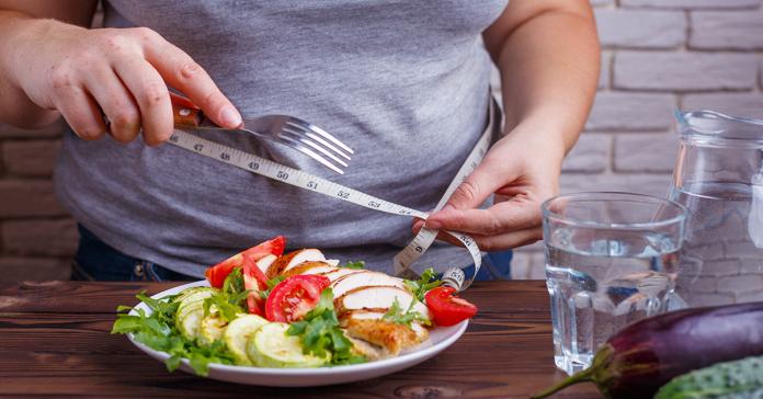 ▲「168斷食法」最新研究發現，每天進食時間在8小時內者，死於心臟病的風險，比每天進食時間12至16小時的人高出91%。（示意圖／取自Shutterstock）