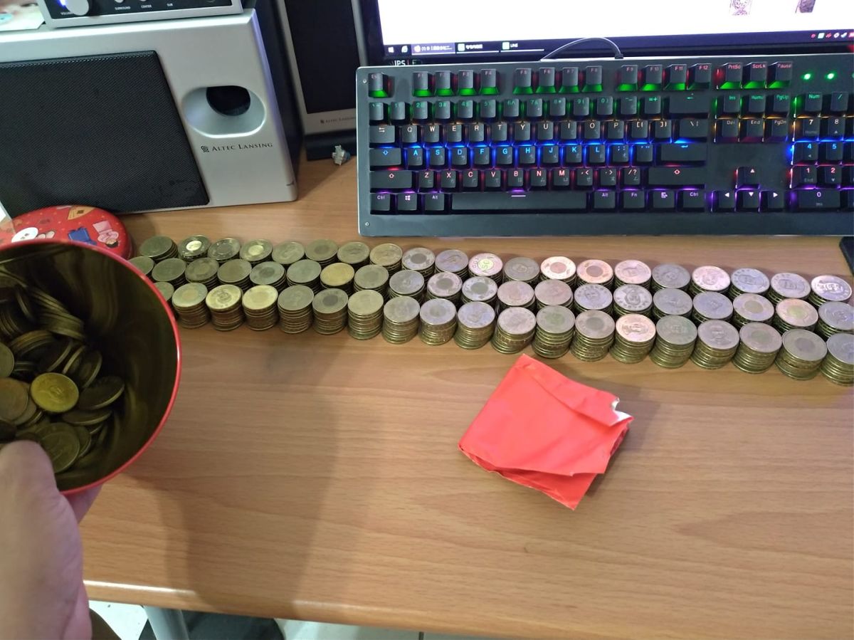 ▲想抽就存！他曝「戒菸存錢法」海賺一波，爽帶妻兒出國玩。（圖／翻攝自爆廢公社）