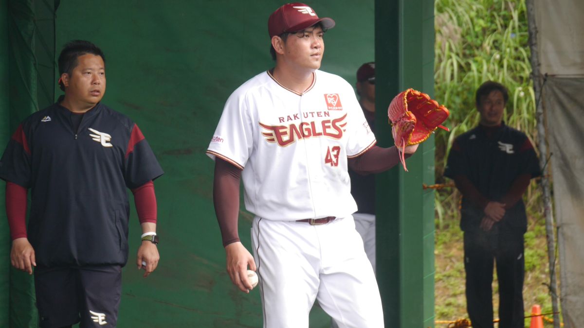 ▲效力東北樂天金鷲隊的宋家豪，今（ 21 ）日進牛棚練投 55 球，其中有幾球練習固定式投法。（圖／吳政紘攝）