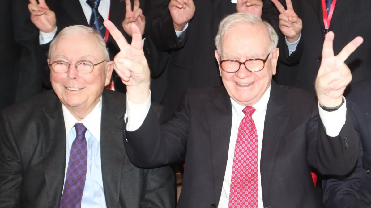 ▲近年來，股神巴菲特（右）與老戰友孟格（左）的投資風格迥然不同。（圖／翻攝自 CNBC ）
