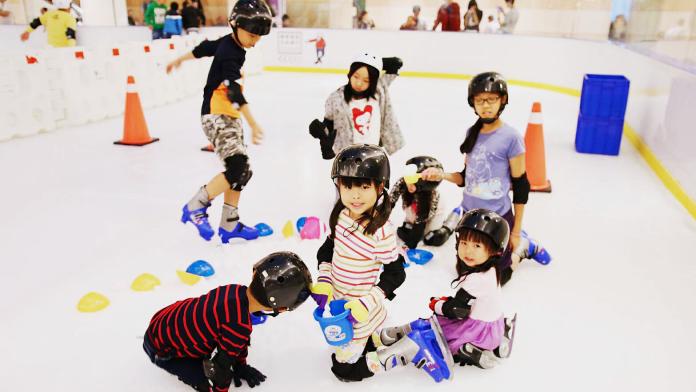 ▲北極熊滑冰世界有「兒童樂滑冰」課程，大人小孩都開心。（圖／記者陳美嘉攝）