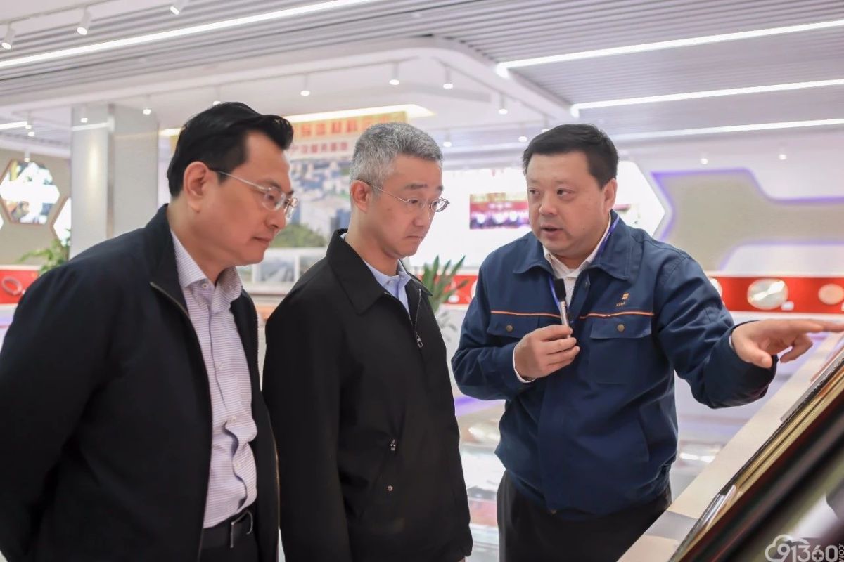 ▲中共前總書記胡錦濤之子、浙江省麗水市委書記胡海峰，據報將從浙江省跨省轉任福建省委常委、組織部長。圖中間者為胡海峰。 (圖 / 翻攝自網路)