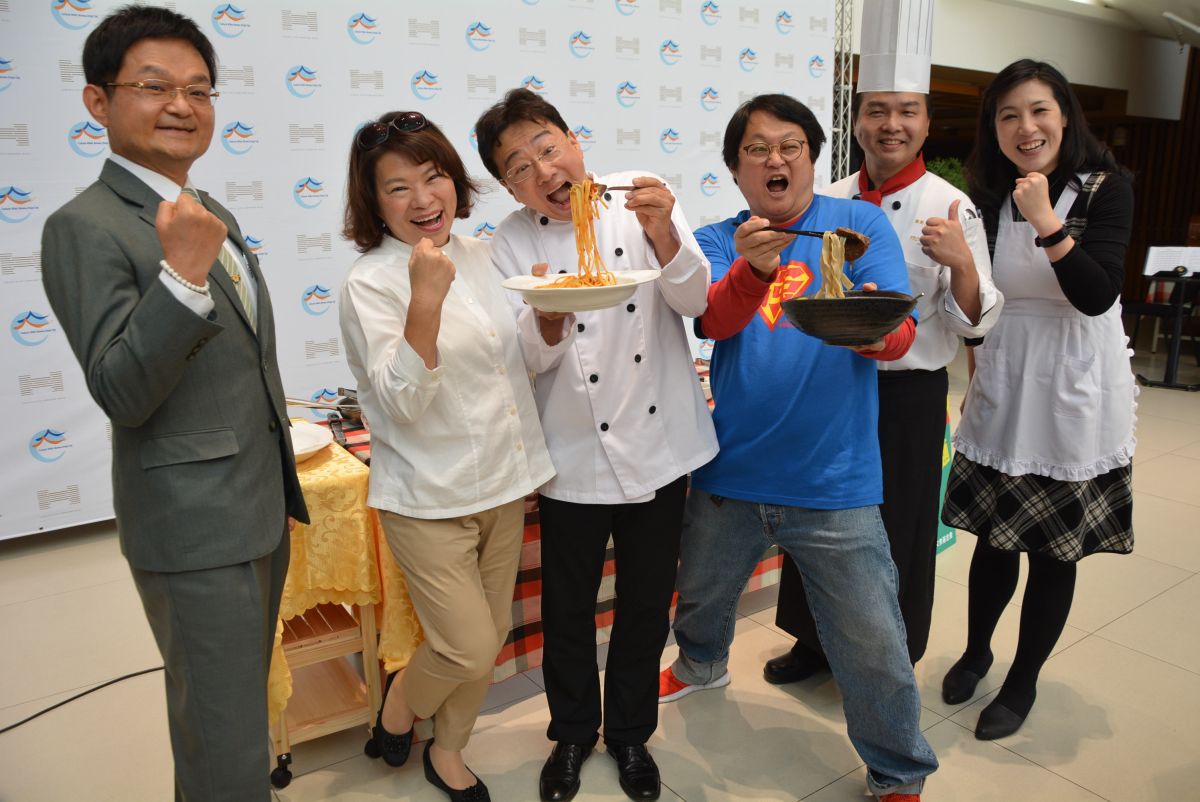 ▲牛肉麵PK義大利麵讓大家來評看誰好吃。（圖／記者郭政隆攝影2019.2.25）