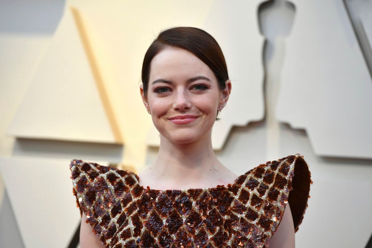 ▲艾瑪史東主演迪士尼真人電影《時尚惡女：庫伊拉》。（圖／美聯社）